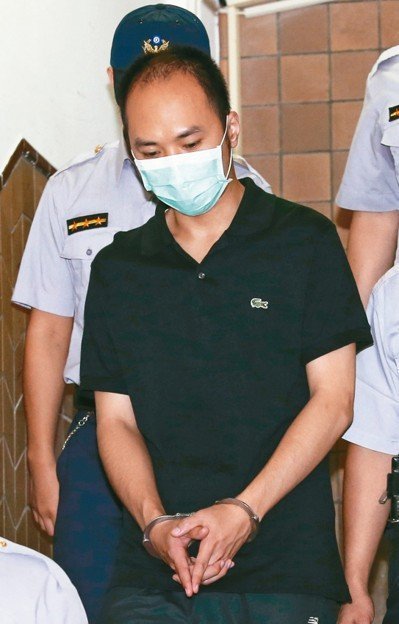 李宗瑞新浪娱乐讯 据台湾媒体报道,富少李宗瑞多年前在夜店把妹,将数
