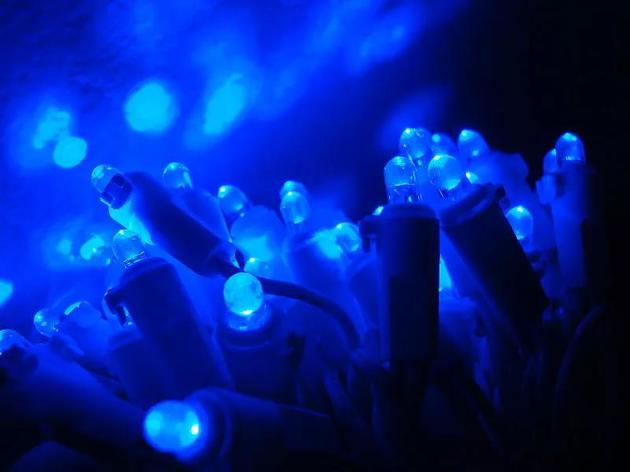 蓝光LED灯（来源：wikipedia）
