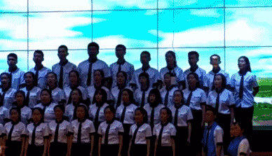 灯光师，你跟老子有仇吗？-搞笑gif动态图片-izike