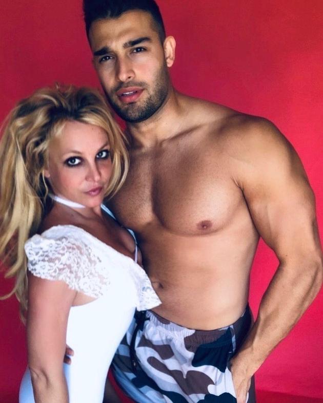 布兰妮·斯皮尔斯(Britney Spears)与男友山姆·阿斯加里(Sam Asghari)