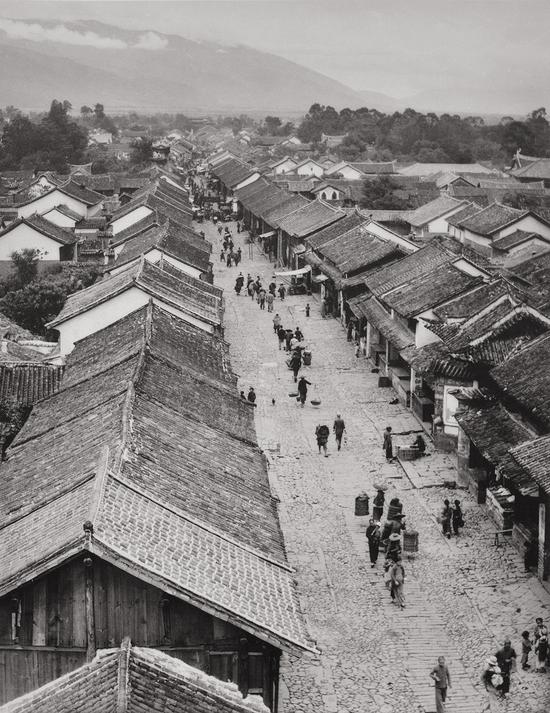 《闾阎扑地》1938年,四川,郎静山摄