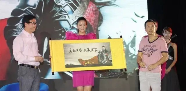 女校长自杀背后,网易游戏的氪金帝国!人民币玩家,拥有一切一位校长的离开白天,童敏是一位优秀教师。她在多个级别的优质课竞赛中屡获大奖...