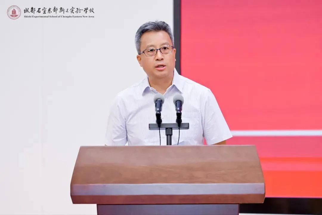 石室中学党委书记田间