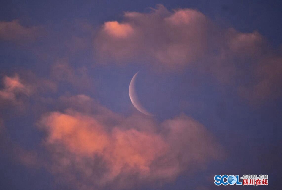 春分时节广安上演彩云追月 炫目美景让人沉醉