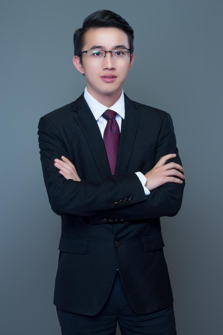 杨双 丹秋美亚学校教学部主任,高中数学高级教师,数学学科带头人,高三教龄11年,所带学生多人考取985、211名校。