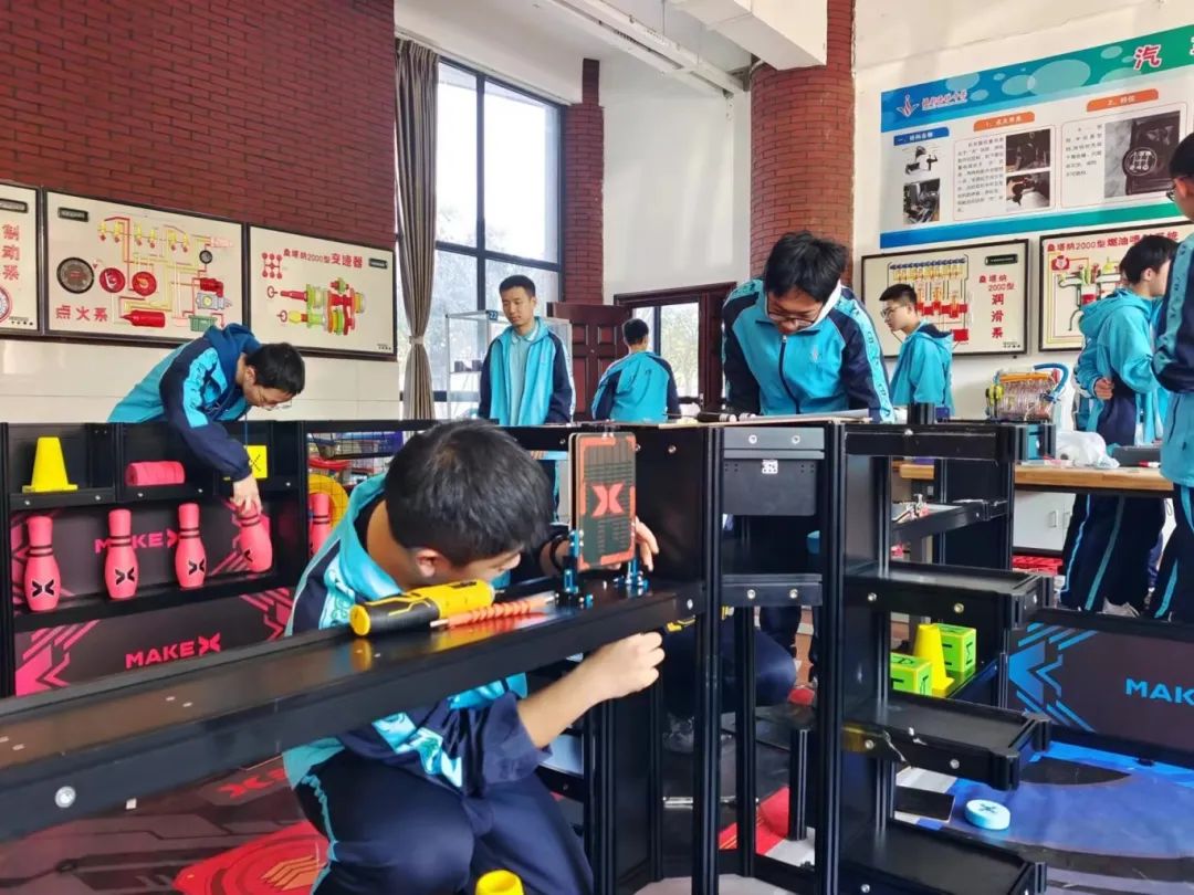 玉林中学创客社团
