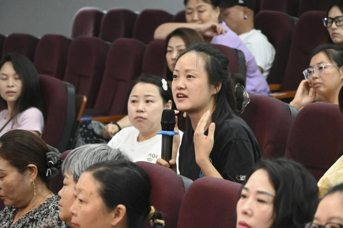 郫筒一小家长讲座
