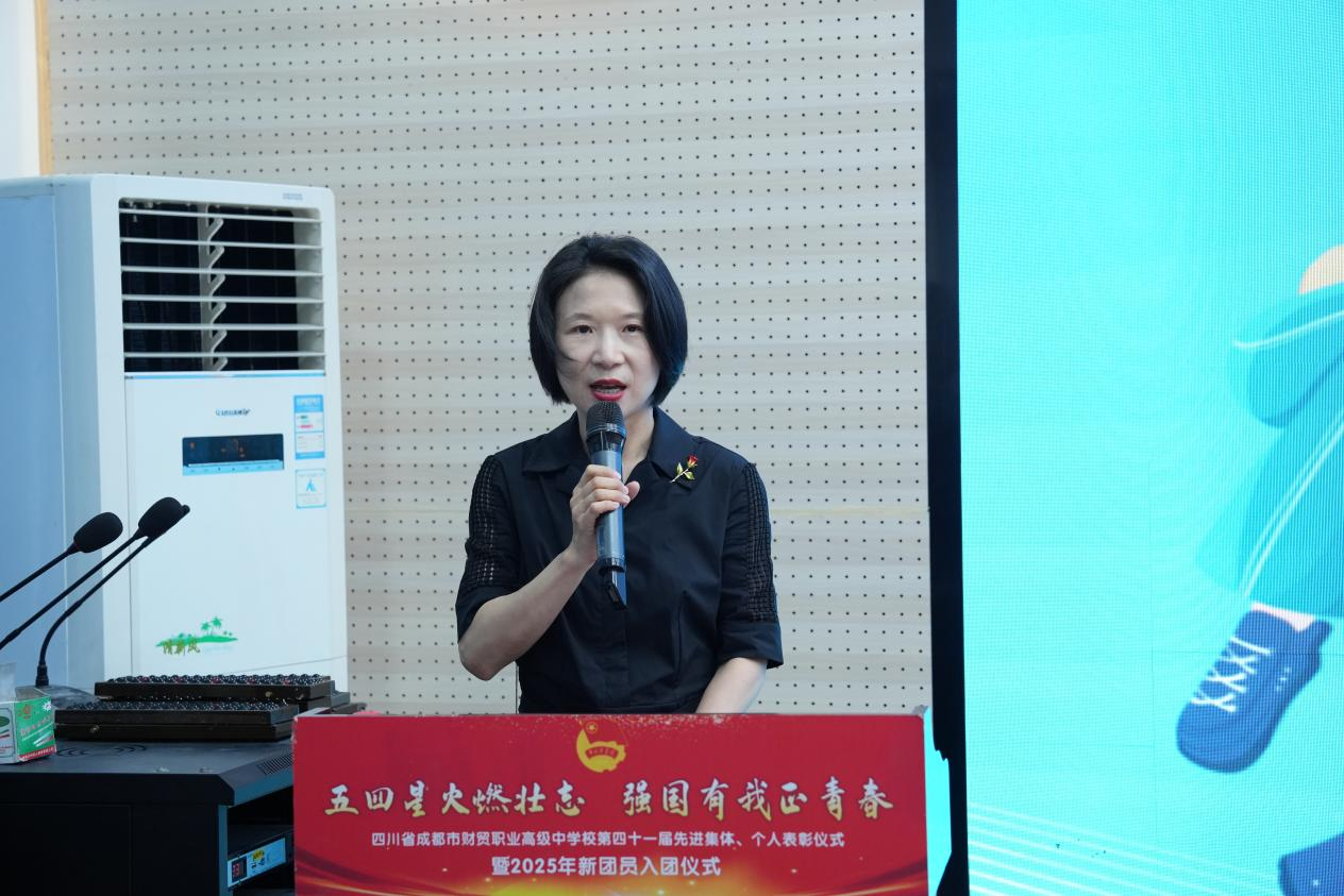 (金牛区卫生健康局副局长赖雪梅讲话)