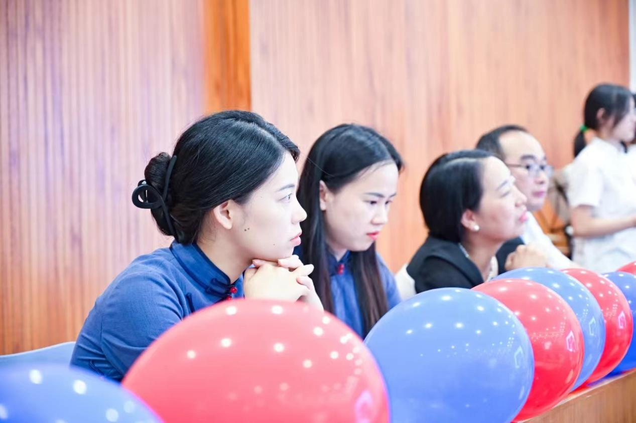 芭德美际教师听课教研