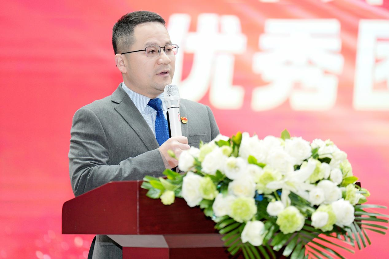 师上教育集团总校长张周