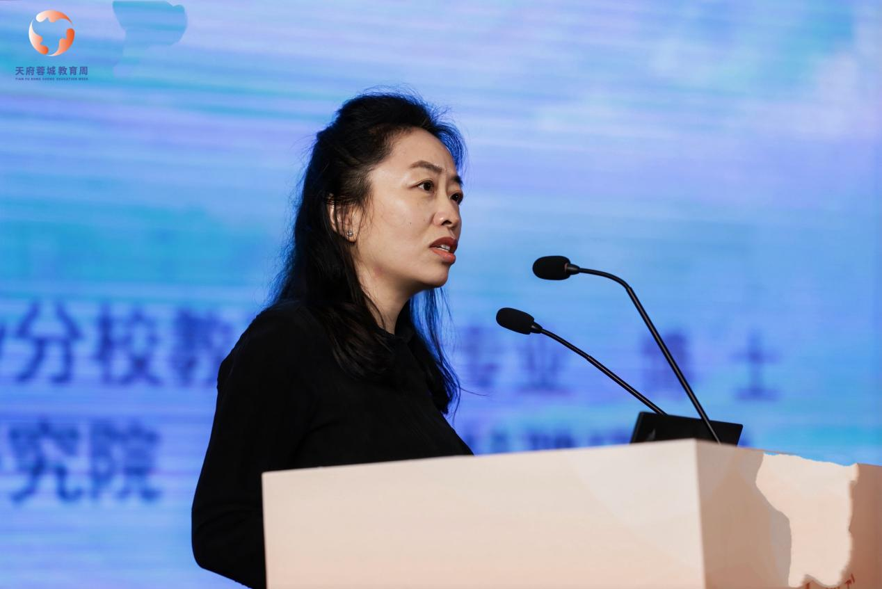美国纽约州立大学奥本尼分校博士、成都市教育局智能教育项目专家 陈静萍
