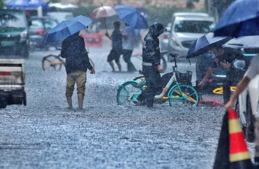 今天成都仍有强降雨 除了雨"天气舒适"没毛病_新浪四川_新浪网 - Vimarsana News