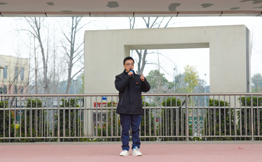 党总支部书记张涛致辞