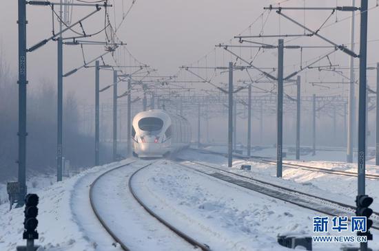 1月22日,京哈高铁g902次列车驶出哈尔滨西站.新华社记者 王建威 摄