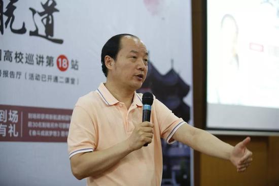 传递梦想力量 新航道国际教育集团董事长兼CEO胡敏教授走进川农和西南交大_新浪四川_新浪网