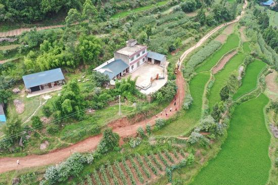 900米"断头路"启动硬化 德阳中江山村4000余群众出行方便了_新浪四川_新浪网 - Vimarsana News