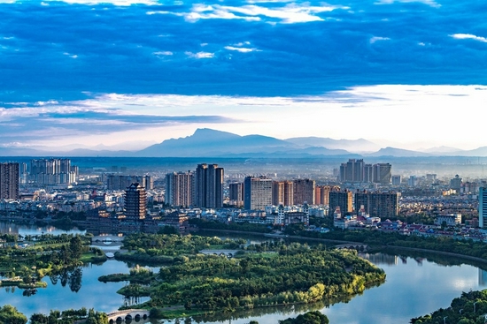 东坡区城市一角 东坡区委宣传部供图