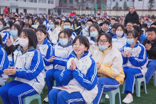 踔厉奋发启新程笃行不怠向未来丨棠湖中学初中部举行2022年开学典礼