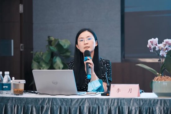 李月教授以鲜活的案例,详实的数据系统阐述了当下自媒体时代,普通教师