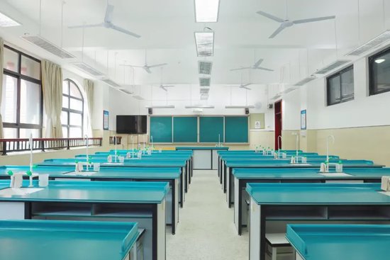 室外美术馆体育馆创新生化实验室学术报告厅校史陈列馆智慧教室在这里