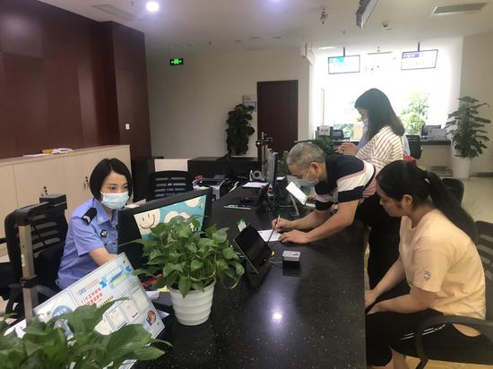川内未满16周岁身份证异地首办第一人落地成都金牛 - Vimarsana News
