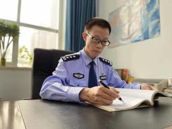 四川公安荣获集体一等功3个二级英模3名