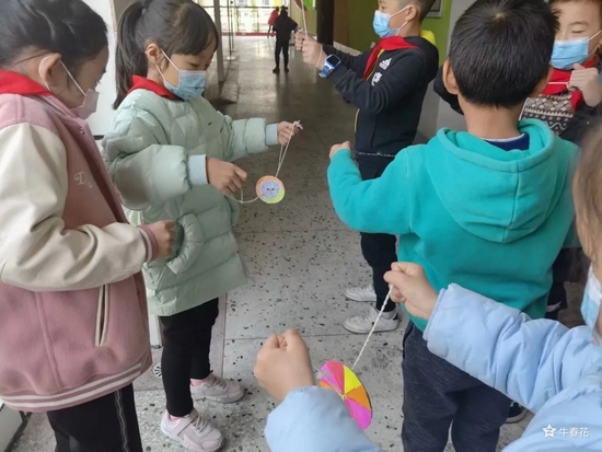 玩中学学中玩北二外成都附小趣味课堂让拉哨响起来