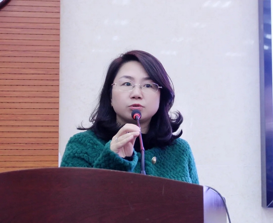 龙泉中学课程处副主任卢琼