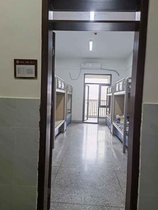 立格实验校首次单独组队参加四川省中学生田径冠军赛成绩优异