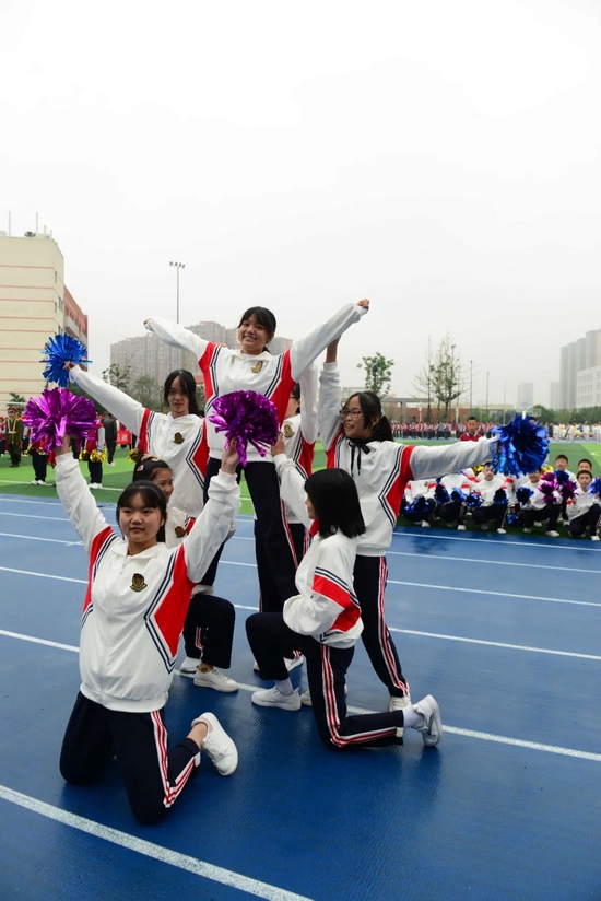 奋斗正青春拼搏正向上成都市实验中学第21届校运动会超燃开幕
