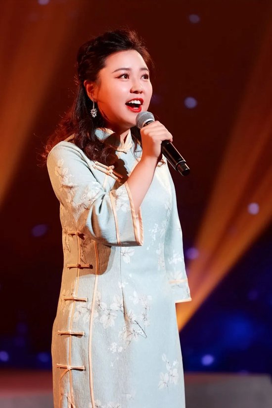 美育中国传承蜀韵跟随成都二十中教师李冬颖走进川剧锣鼓艺术