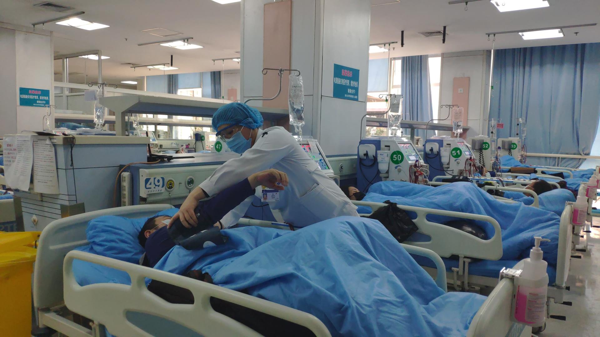 疫情之下每天接诊400人看华西医院如何守住血透生命线