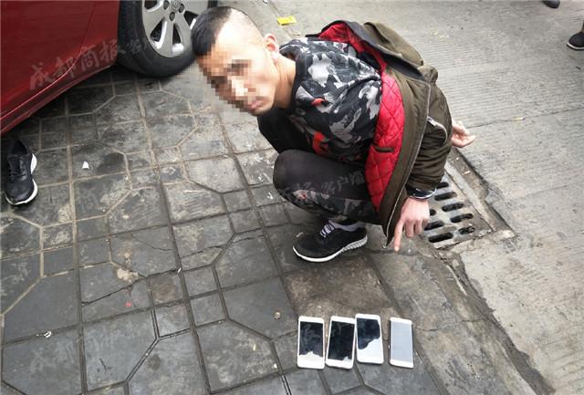 趁排队缴费或抱小孩 男子在成都都江堰医院偷手机