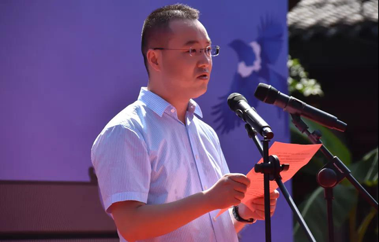 陈晓波发表《阆中古城·有一种阆漫叫吃醋》讲话