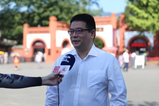 都江堰市委书记李云"一年看变化"首批天府旅游名县集