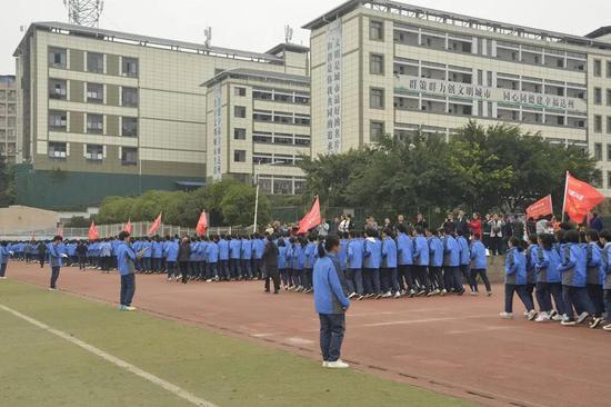 观摩大课间活动