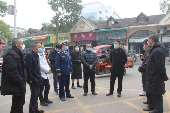 大英县县委常委,副县长汪泉街,副县长冷俊带队开展市