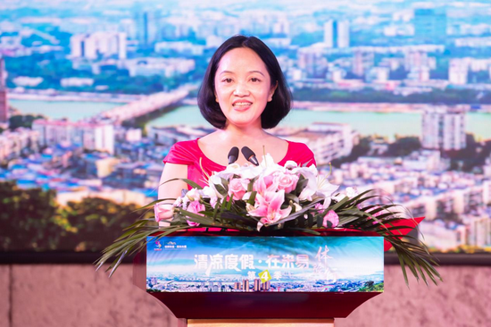 攀枝花市人民政府副市长李明宣布,"清凉度假·在米易"(第四季)体验行