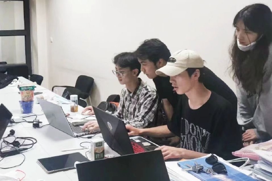 杨可团队讨论方案