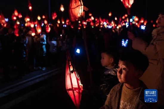 国社@四川｜点上“蛴蟆灯”祈平安