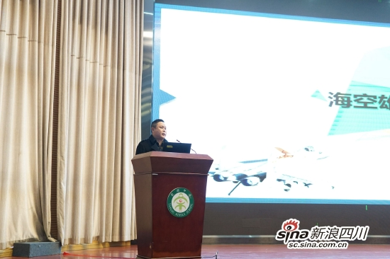 棠湖中学学导处副主任雷云华