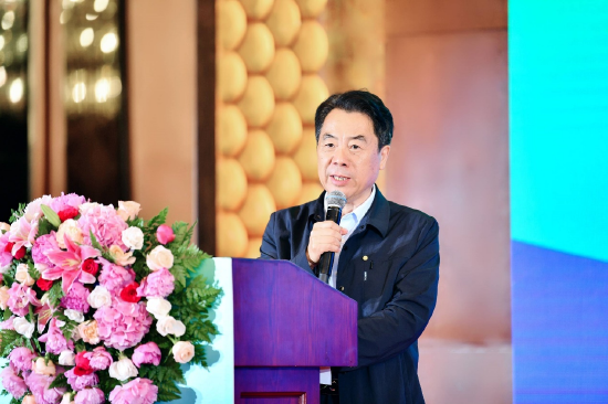 成都旅游住宿业协会会长安茂成发表主题演讲