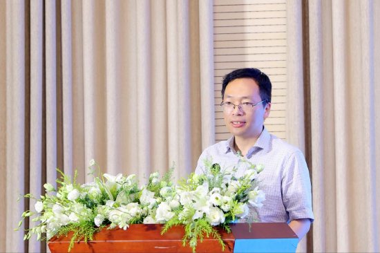 成都市双流区教育局党组书记、局长陈廷刚致辞