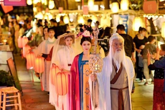 成都寬窄巷子“十二月市”活動 圖據(jù)成都文旅集團(tuán)