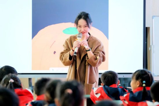 李融老师执教一年级五班《不完美的小南瓜》