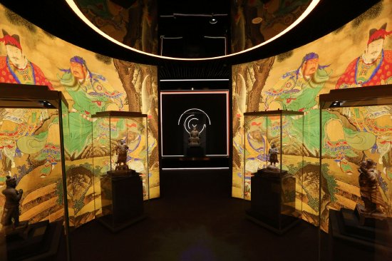 　“义薄云天——关公主题精品文物展”展厅现场