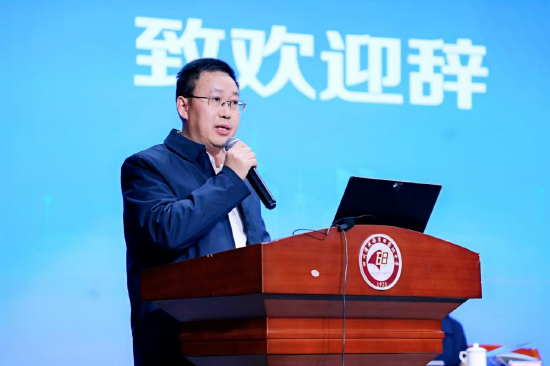 锦江区教育工委专职副书记、区教育局党组副书记赵万华
