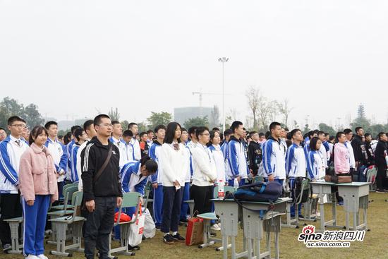 用"网红"歌舞向祖国告白 成都这所中学的运动会开幕式亮了!