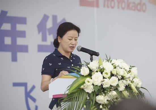 委员会常务副主任,成都市关心下一代基金会理事长何绍华先生纷纷致辞