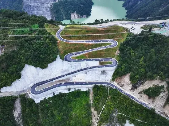 石棉县X066王岗坪至王岗坪景区段灾后恢复重建工程 四川康藏路桥有限责任公司供图